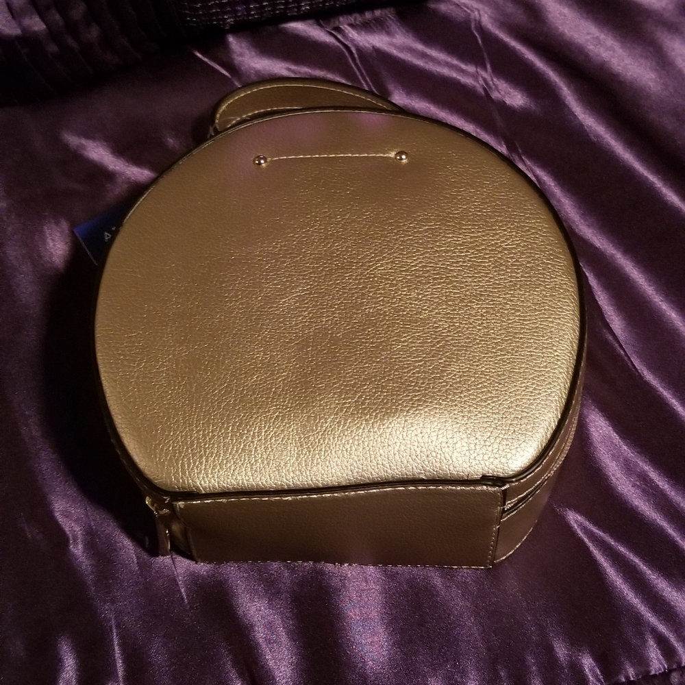 APT 9 ROUND CROSSBODY - Picture 3 of 4